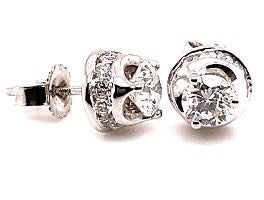 FANCY DIAMOND EARRING